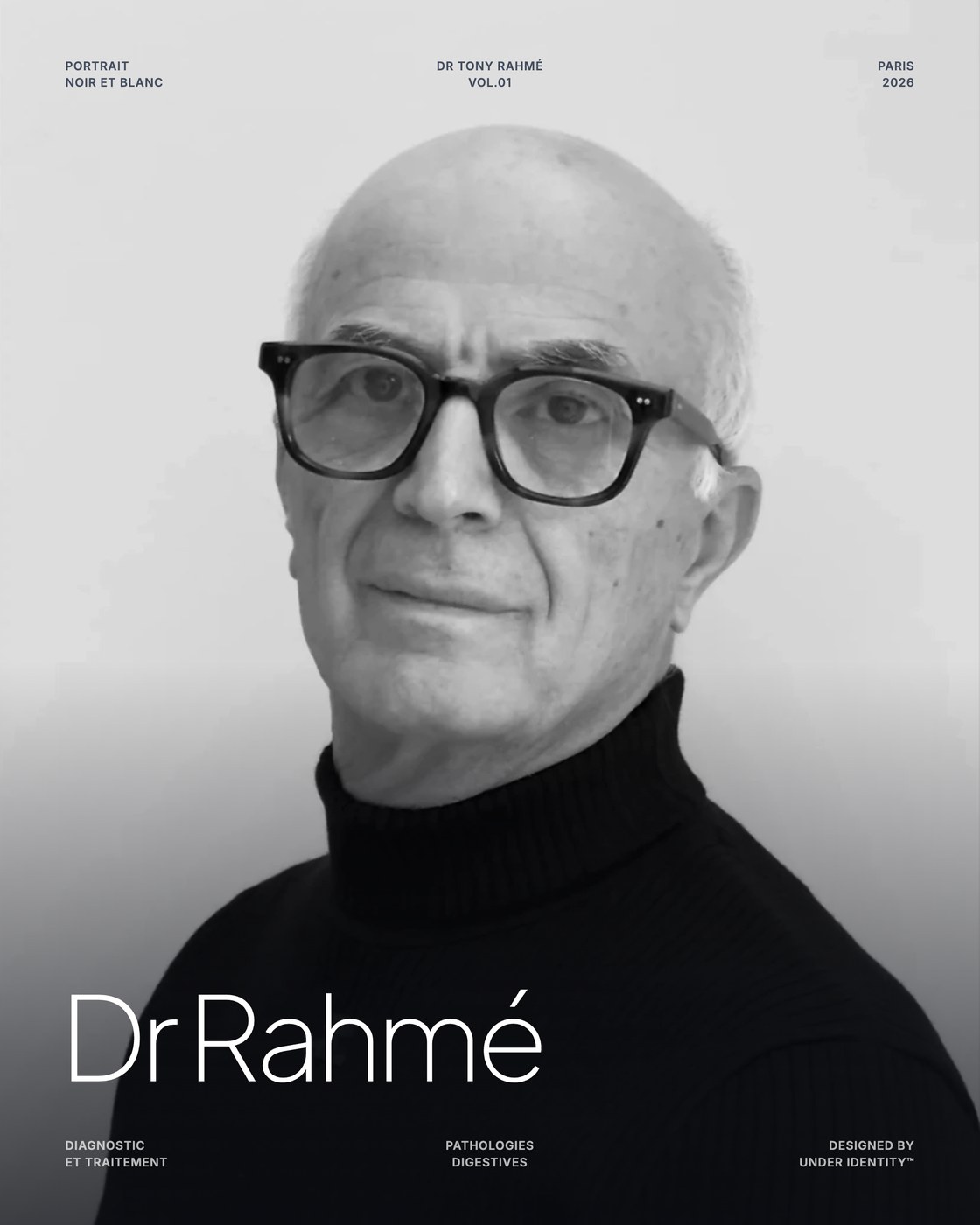 Affiche : portrait noir et blanc du Dr Tony Rahmé, lunettes et col roulé